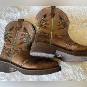 Women's Justin Boots size 7 embroidered